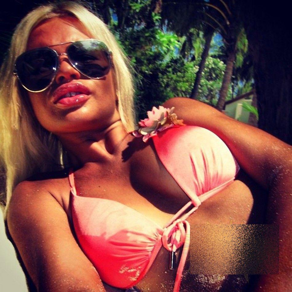 Are un corp perfect, dar dacă îi vezi faţa o să ai coşmaruri. "Şi-a bătut joc de chipul ei, iar acum plăteşte pentru asta" 217406