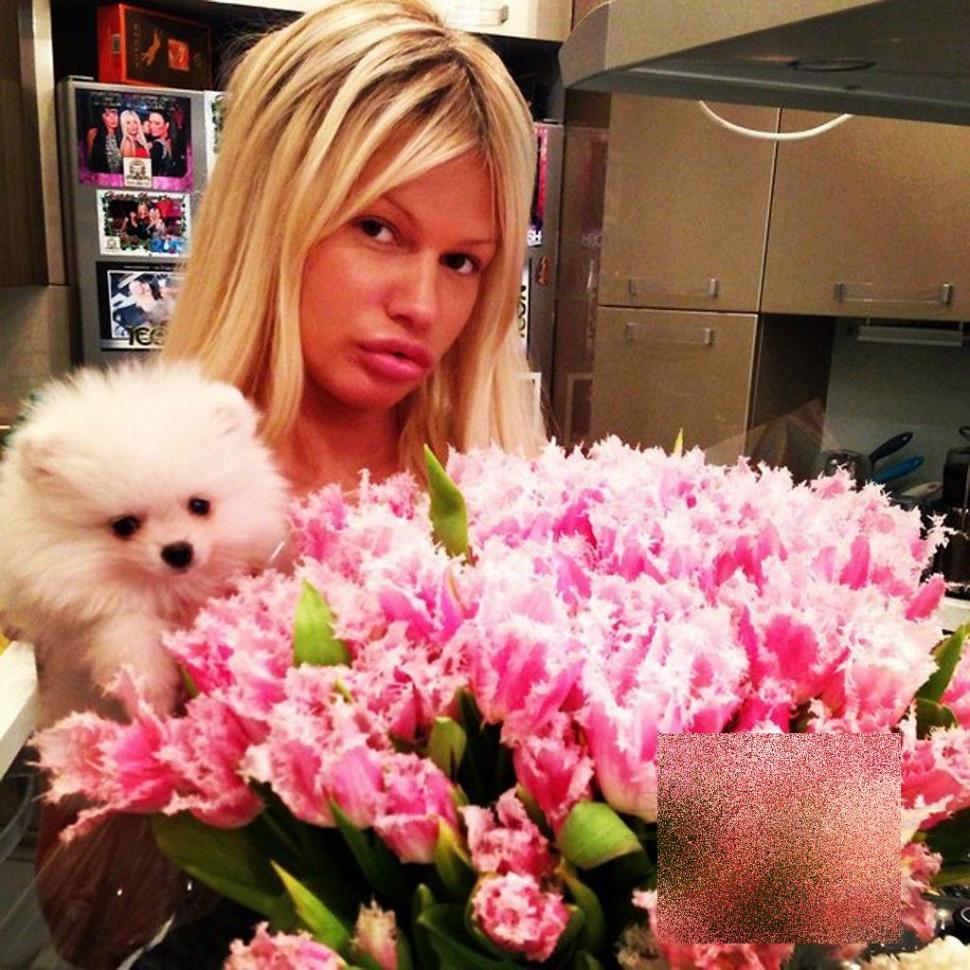 Are un corp perfect, dar dacă îi vezi faţa o să ai coşmaruri. "Şi-a bătut joc de chipul ei, iar acum plăteşte pentru asta" 217413