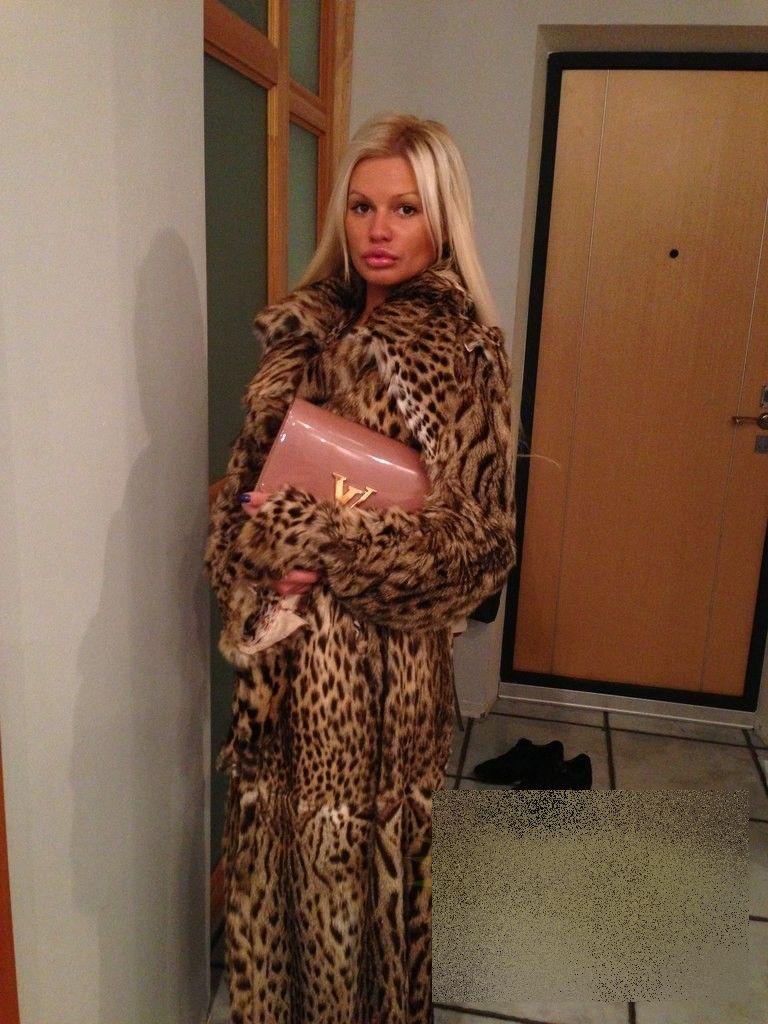 Are un corp perfect, dar dacă îi vezi faţa o să ai coşmaruri. "Şi-a bătut joc de chipul ei, iar acum plăteşte pentru asta" 217414