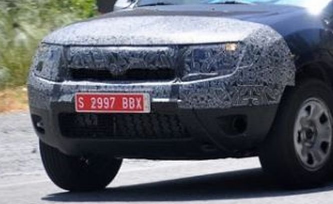 Dacia Duster îşi împrospătează aspectul. Imagini-spion cu noul model 