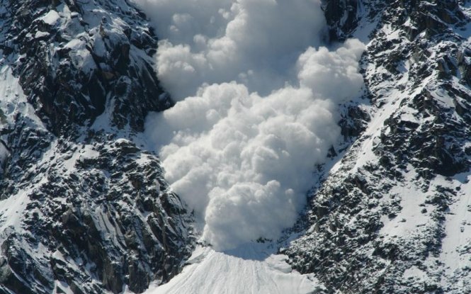Un alpinist român a murit în Alpii Francezi. Bărbatul nu avea echipament adecvat
