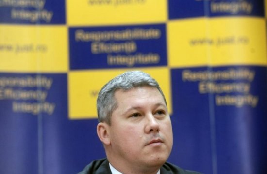 Fostul ministru al Justiţiei, duşmanul limbii române. Ce gafă a făcut Cătălin Predoiu pe o reţea de socializare