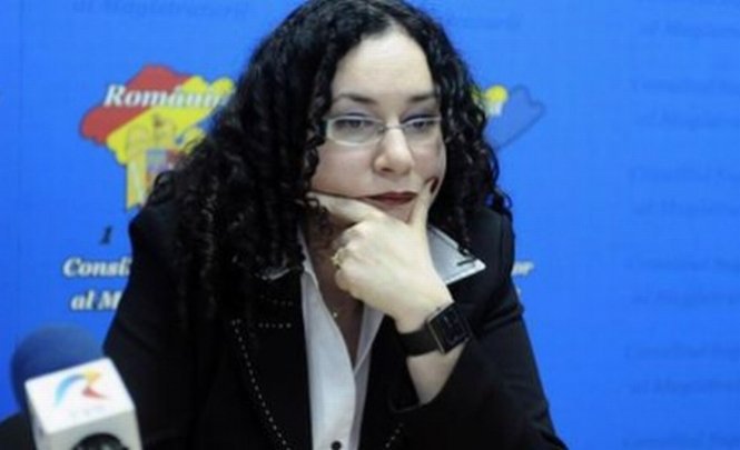 Şefa CSM, Oana Schmidt Hăineală, prietenă cu un procuror corupt