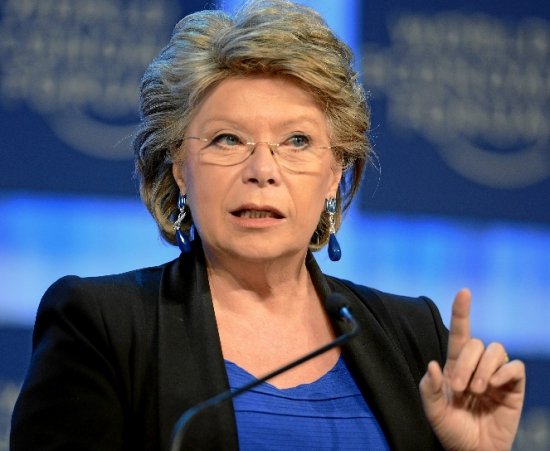 Viviane Reding: Troica ar trebui desfiinţată. Europa îşi poate rezolva problemele şi fără FMI
