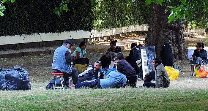 "Ţiganii români m-au înnebunit. Miros îngrozitor pentru că nu se spală". Mărturia şocantă a unui vânzător din centrul Londrei 217820