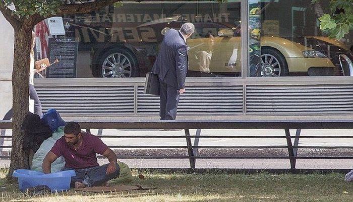 "Ţiganii români m-au înnebunit. Miros îngrozitor pentru că nu se spală". Mărturia şocantă a unui vânzător din centrul Londrei 217821