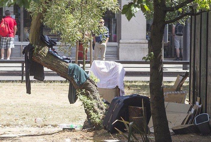 "Ţiganii români m-au înnebunit. Miros îngrozitor pentru că nu se spală". Mărturia şocantă a unui vânzător din centrul Londrei 217822