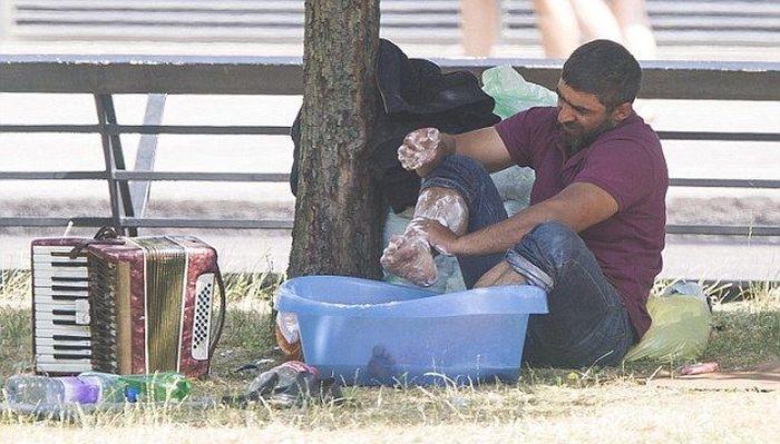 "Ţiganii români m-au înnebunit. Miros îngrozitor pentru că nu se spală". Mărturia şocantă a unui vânzător din centrul Londrei 217824