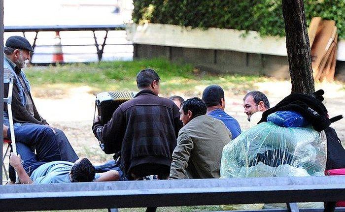 "Ţiganii români m-au înnebunit. Miros îngrozitor pentru că nu se spală". Mărturia şocantă a unui vânzător din centrul Londrei 217826