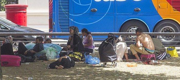 "Ţiganii români m-au înnebunit. Miros îngrozitor pentru că nu se spală". Mărturia şocantă a unui vânzător din centrul Londrei 217827