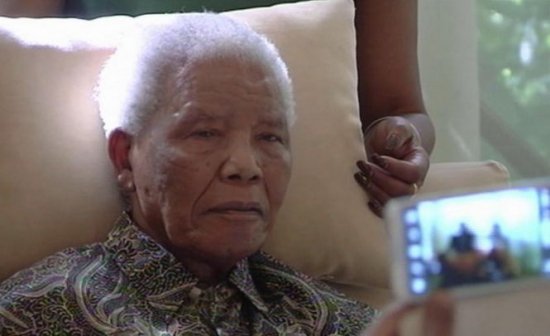 &quot;Vârsta de 95 de ani este cadoul lui Mandela pentru ţara sa şi pentru lume&quot;. Cine spune asta