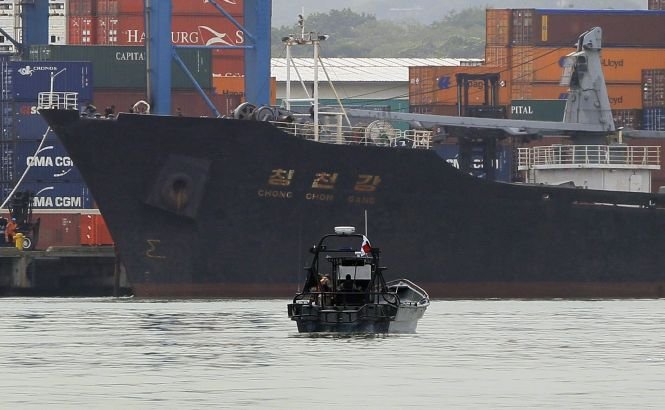 Cargoul nord-coreean reţinut în Panama va fi inspectat în curând, susţine un diplomat american