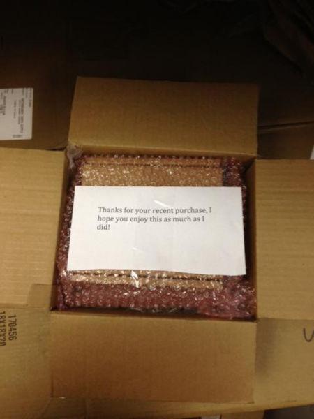 Ce i s-a întâmplat după ce şi-a cumpărat un telefon de pe e-Bay. S-a lecuit de shopping online 217975