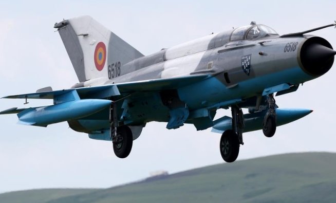 Mircea Duşa a zburat cu un avion MiG 21 Lancer: Am vrut să văd dacă aviaţia de vânătoare este necesară