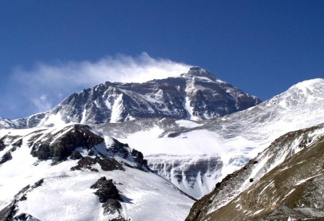 PREMIERĂ: Patru alpinişti români au ajuns pe vârful Nanga Parbat din munţii Himalaya (8125m)