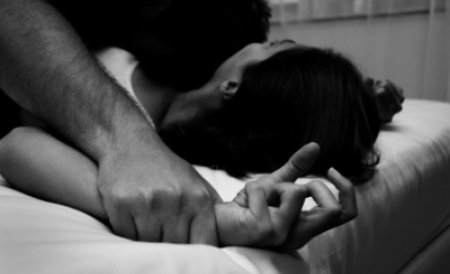 Un chirurg din Bârlad, acuzat că a întreţinut relaţii sexuale cu o minoră de 17 ani