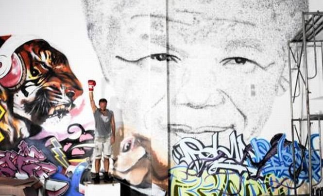 L-a desenat pe Nelson Mandela cu pumnul. Omagiu pentru liderul sud-african