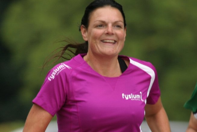 O femeie diagnosticată cu scleroză multiplă a participat la 366 de maratoane, în 365 de zile