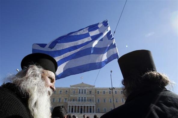 Arhiepiscopul Cretei vrea să-i ajute cu terenuri agricole pe grecii fără loc de muncă