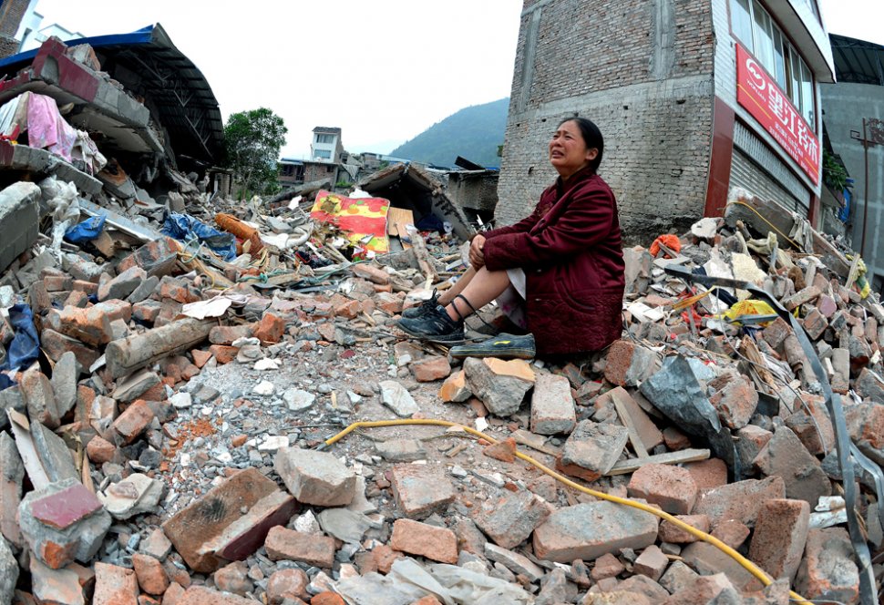 Bilanţul devastator al cutremurului care a lovit ieri. 89 de morţi şi peste 600 de răniţi