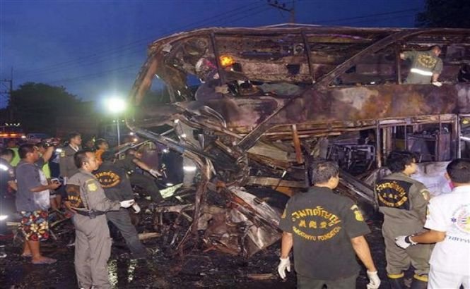 Thailanda. 19 morţi după ciocnirea frontală a unui autobuz cu un camion