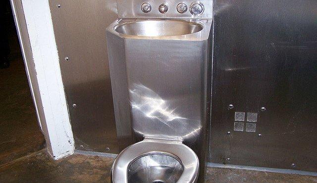 „Este moartea de dinaintea morţii”. Imagini şocante din celulele condamnaţilor la moarte 218650