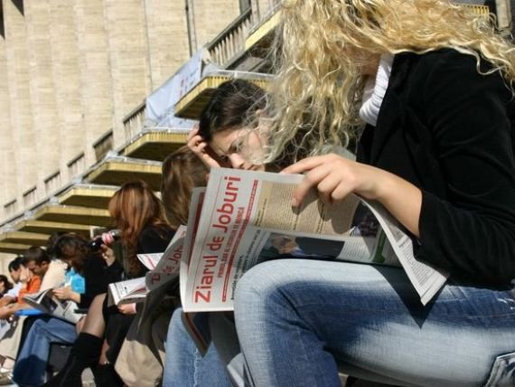 Absolvenţii de liceu respinşi la BAC se înghesuie la ajutorul de şomaj. Ministrul Muncii trage un semnal de alarmă
