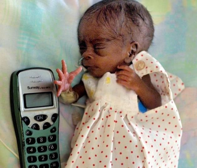 Miracolul vieţii. La naştere, medicii i-au dat 1% şanse de supravieţuire. &quot;Era puţin mai mare decât un telefon mobil&quot;