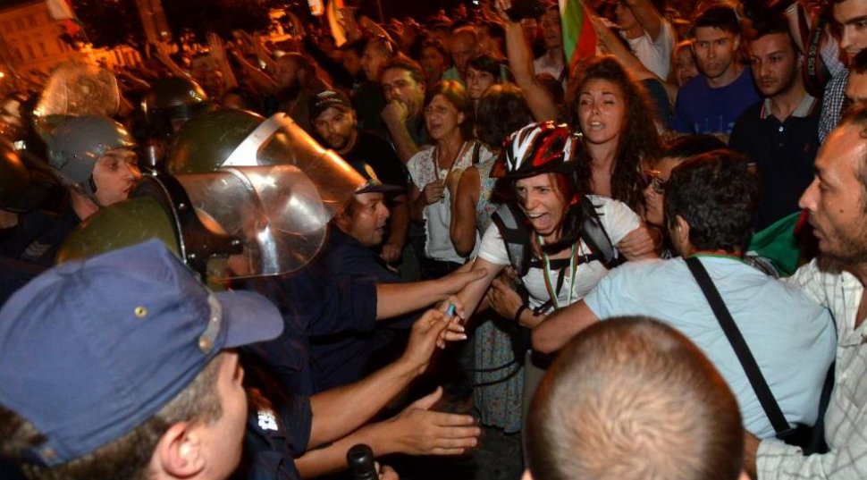 Premierul Bulgariei refuză să demisioneze şi avertizează că protestele blochează reformele