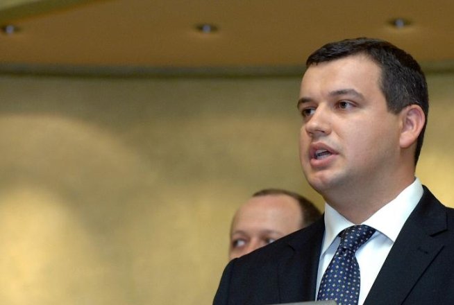 Preşedintele interimar al PMP, Eugen Tomac, va candida la şefia partidului după înregistrarea formaţiunii
