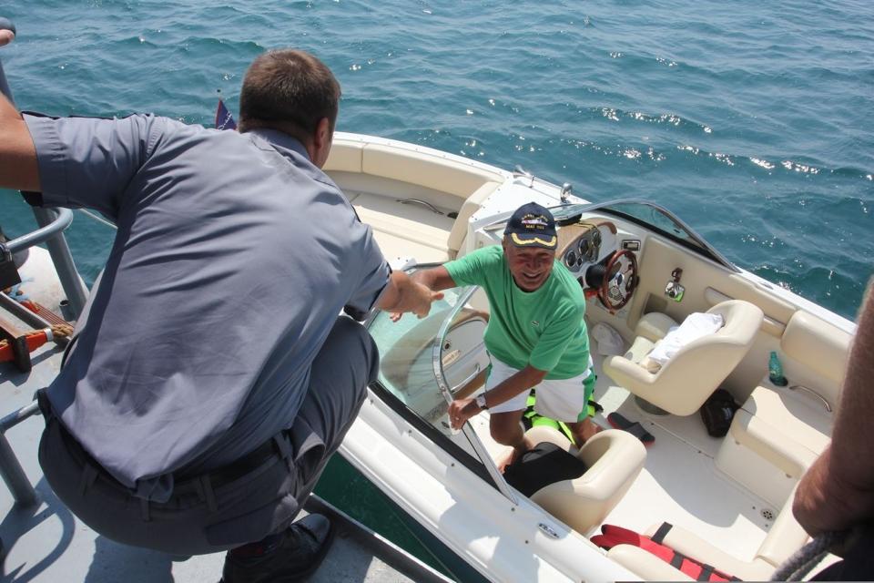 Traian Băsescu, vizită surpriză pe mare 219174