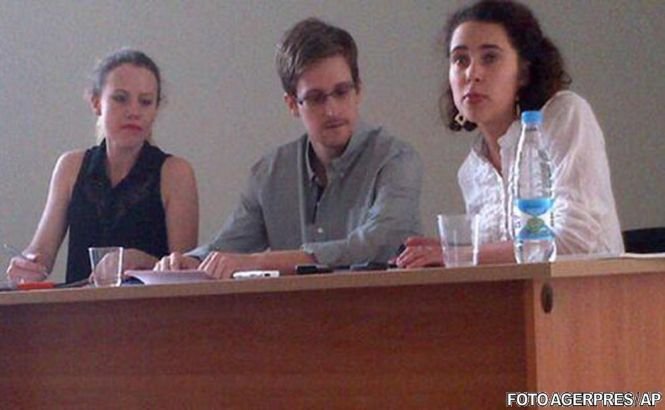 Snowden ar putea ajunge într-un centru pentru refugiaţi din afara Moscovei