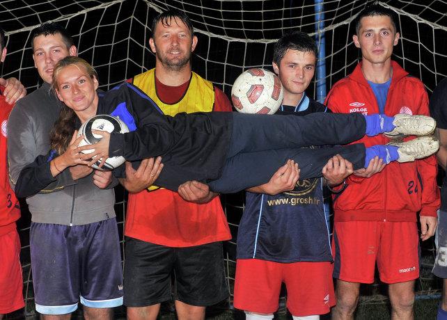 Blonda asta superbă e supranumită "Îngerul bărbaţilor". În meseria pe care o are e foarte respectată 219514