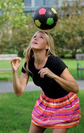 Blonda asta superbă e supranumită "Îngerul bărbaţilor". În meseria pe care o are e foarte respectată 219518