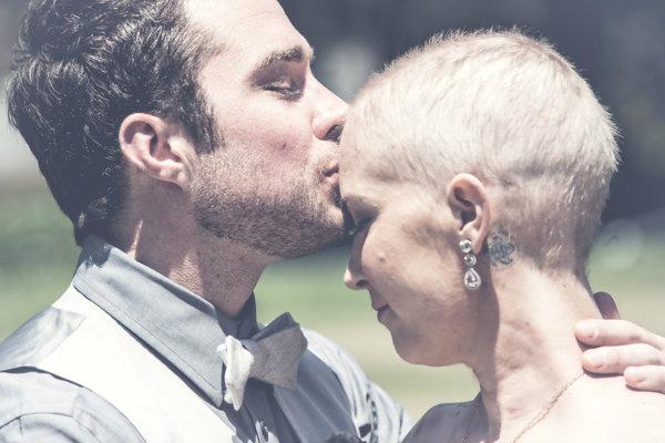 Cea mai emoţionantă fotografie de nuntă."Fiecare om este dator să facă bine celui de lângă el" 219545