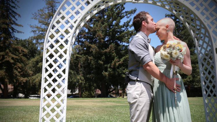 Cea mai emoţionantă fotografie de nuntă."Fiecare om este dator să facă bine celui de lângă el" 219546