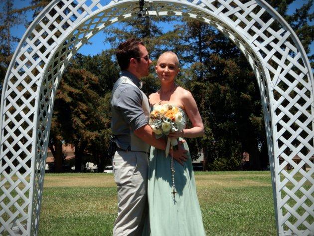 Cea mai emoţionantă fotografie de nuntă."Fiecare om este dator să facă bine celui de lângă el" 219548