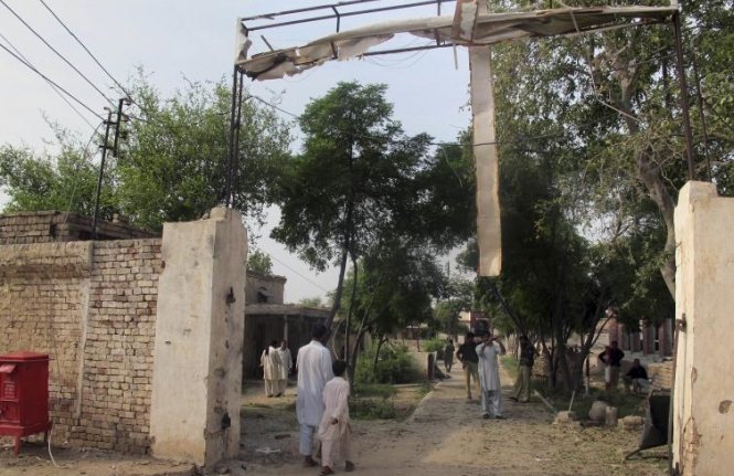 Evadare spectaculoasă în Pakistan: Talibanii, deghizaţi în poliţişti, au tăiat curentul şi au luat cu asalt o închisoare
