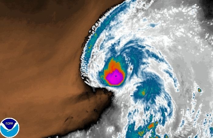Furtuna tropicală Flossie ameninţă arhipelagul Hawaii