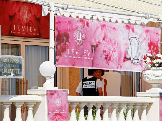 Jewelry stolen in Cannes, worth 100 million Euros, belonged to the owner of a shopping mall in Romania
