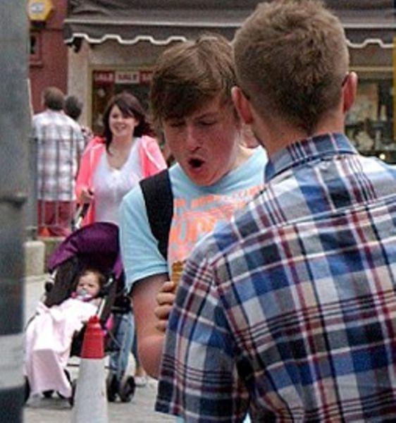 S-a întâmplat sub ochii a zeci de martori. "Este cel mai rapid hoţ pe care l-am văzut vreodată" 219532