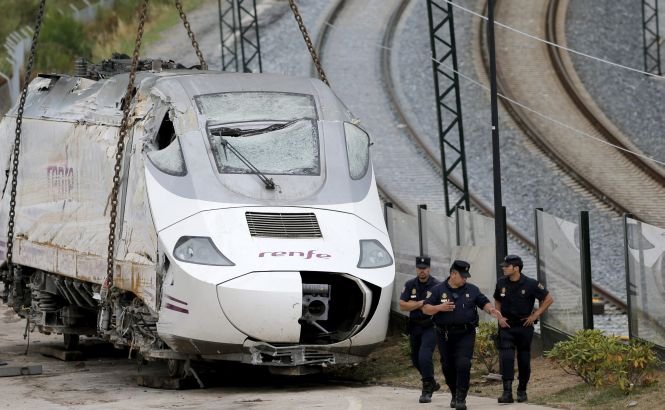 Mecanicul de locomotivă al trenului care a deraiat în Spania nu înţelege de ce nu a putut frâna la timp 