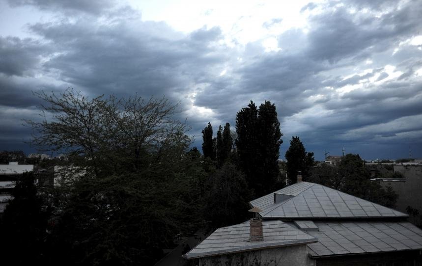 Meteorologii au emis o avertizare cod galben de furtună pentru Bucureşti 