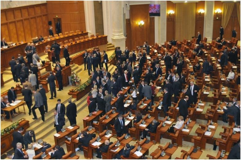 Nonconfomismul, taxat în Parlamentul României. Ce le pregăteşte Zgonea tuturor parlamentarilor, din toamnă