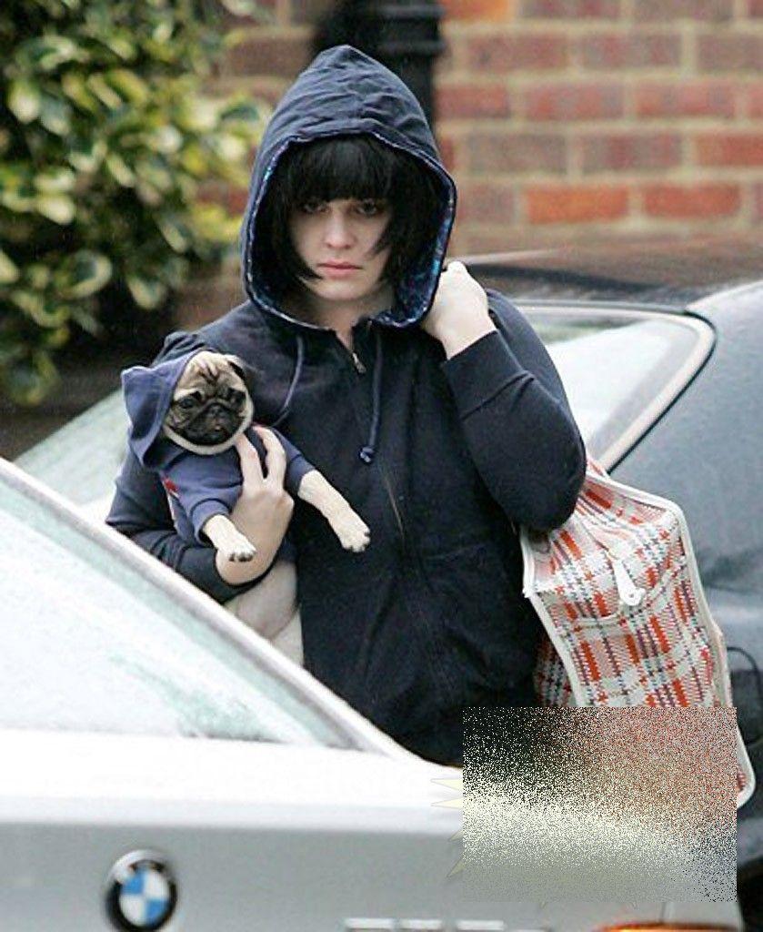 Ţinuta de pe podium care a revoltat oamenii de rând. "Nu e prost cine cere, e prost cine dă!" 219699