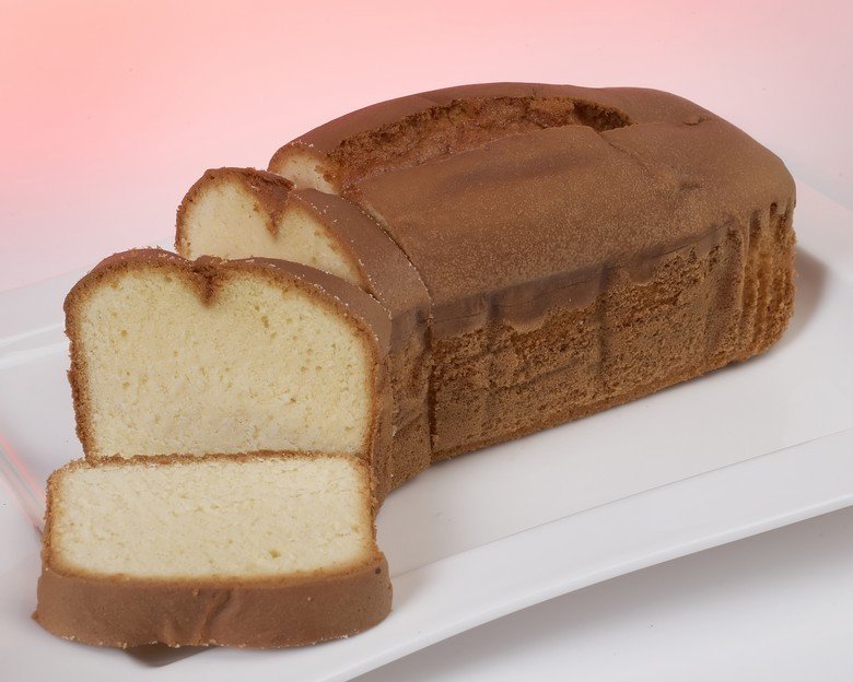 TVA va fi redusă la pâine, covrigi, cornuri şi baghete, nu şi la cozonac şi chec