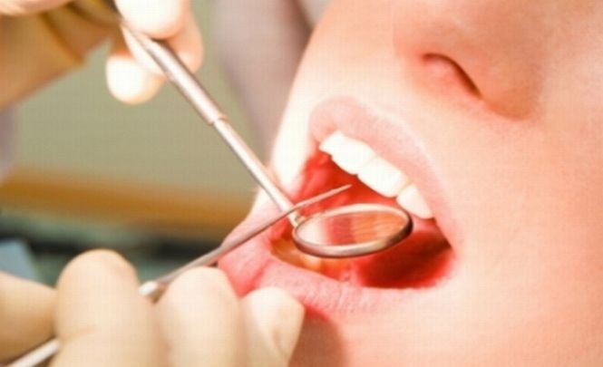 Statul a dat 100.000 de euro pe un cabinet stomatologic care nu funcţionează. Singurul dentist care lucra în spital a plecat