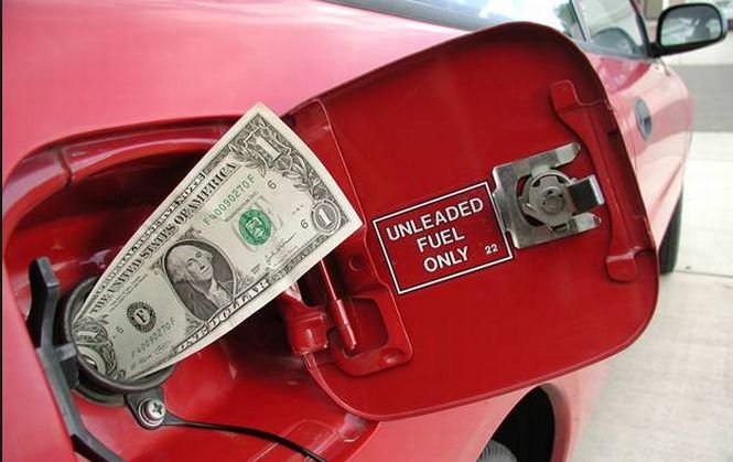 Cum profită benzinarii de pe urma şoferilor comozi. Unde găseşti cea mai ieftină benzină din Bucureşti
