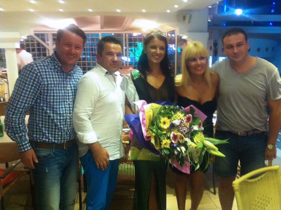 Elena Udrea şi-a făcut apariţia la un concurs de Miss
