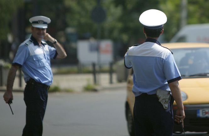 Poliţiştii de la Rutieră au o nouă metodă pentru a-i prinde pe şoferii care nu respectă regulile de circulaţie